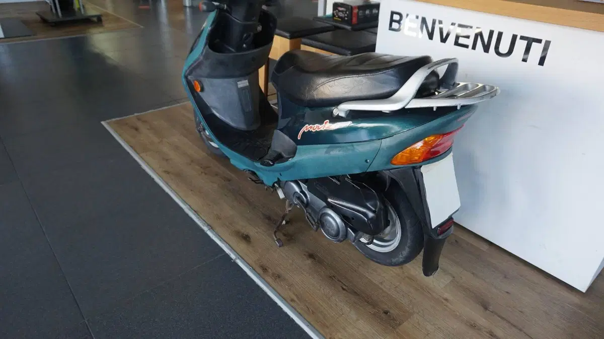 Kymco Movie 125 (1998 - 00) (6)