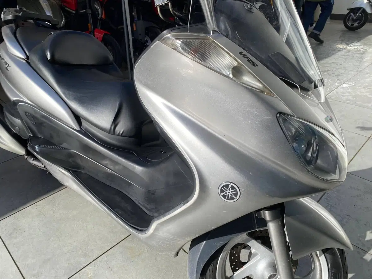 Yamaha Majesty 400 (2004 - 08) (6)