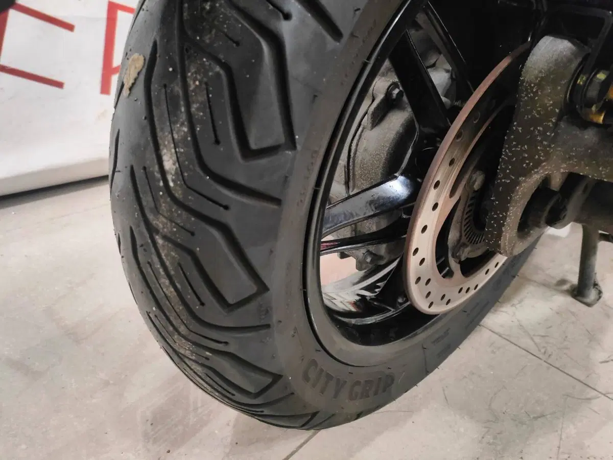 Piaggio Beverly 350 SportTouring ie ABS (2011 - 17) (7)