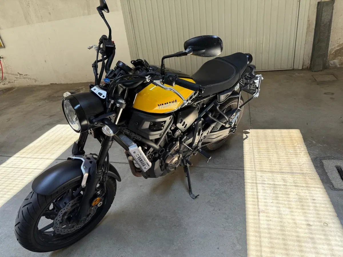 Yamaha XSR 700 ABS 60th Anniversary (2016 - 18) (2)