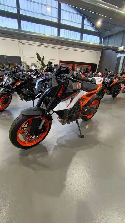 KTM 990 Duke R (2026) nuova
