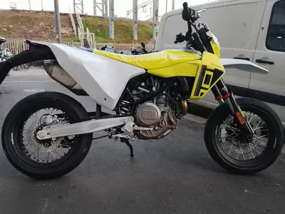 Husqvarna 701 Supermoto (2026) nuova