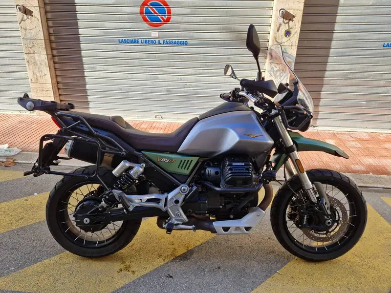 Moto Guzzi V85 TT Centenario (2021 - 22)