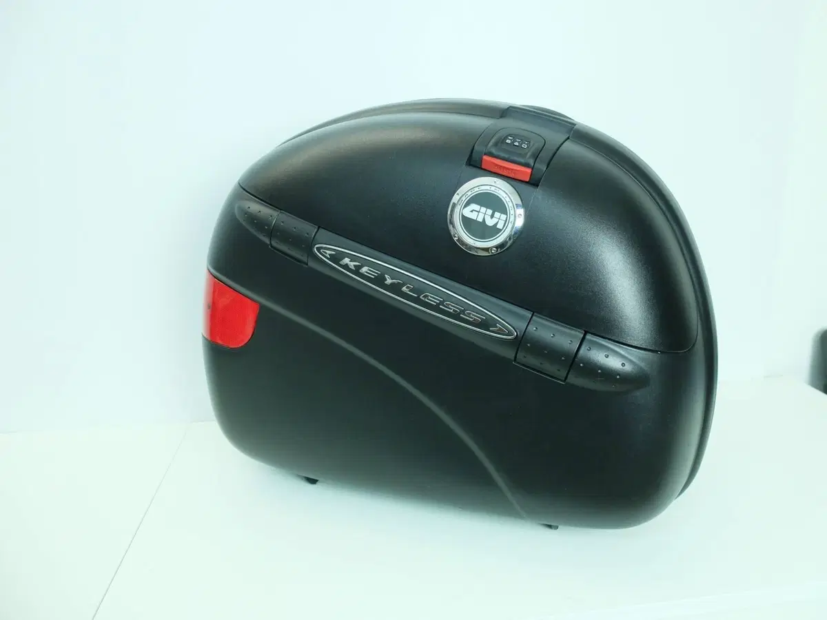 Valigia Laterale destra GIVI Monokey Keyless comb (2)
