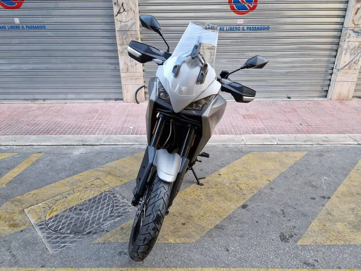 Moto Morini X-Cape 650 (2021 - 26) (2)