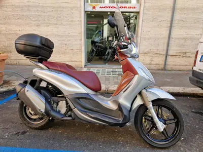 Piaggio Beverly 350 SportTouring ie ABS (2011 - 17) usata