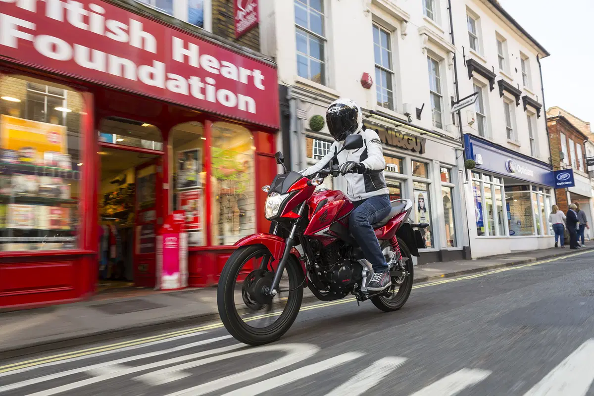 Honda CB125F (2)
