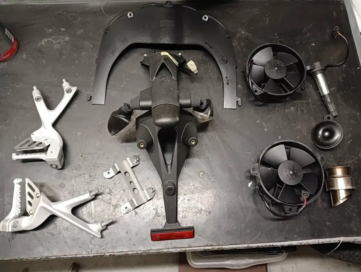 Aprilia RSV4 Factory APRC ABS (2011 - 15) (9)