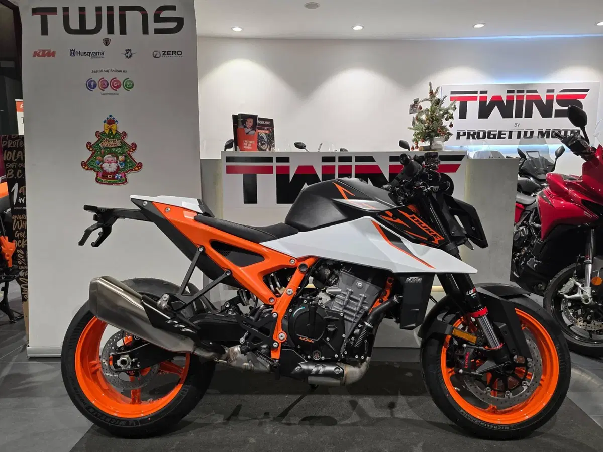 KTM 990 Duke R (2026)