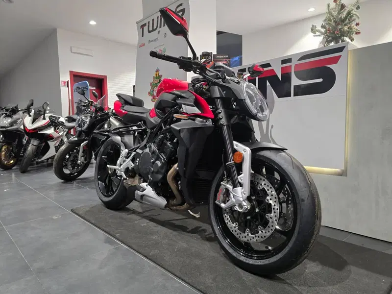 MV Agusta Brutale 1000 RS (2022 - 26) (2)