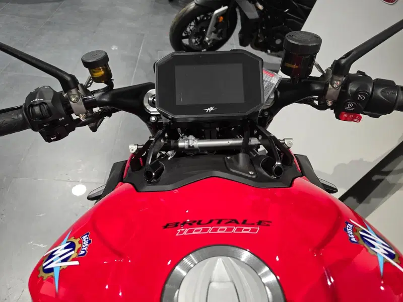 MV Agusta Brutale 1000 RS (2022 - 26) (10)