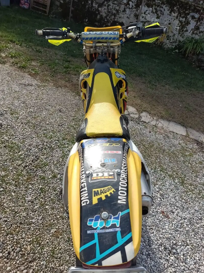 Suzuki RM 2T (7)
