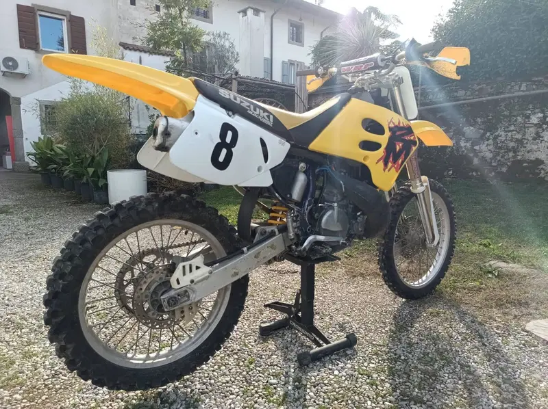 Suzuki RM 250 (1995 - 01) (2)
