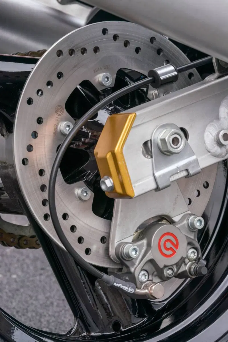 Ducati Monster 900 (4)