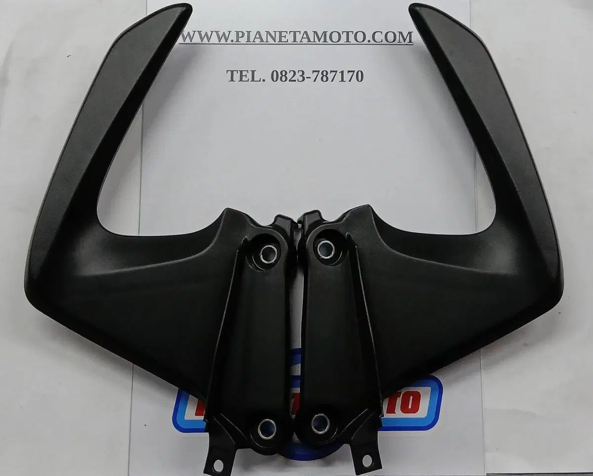77330MGE000 77340MGE000 MANIGLIE POSTERIORI VFR 80 Honda
