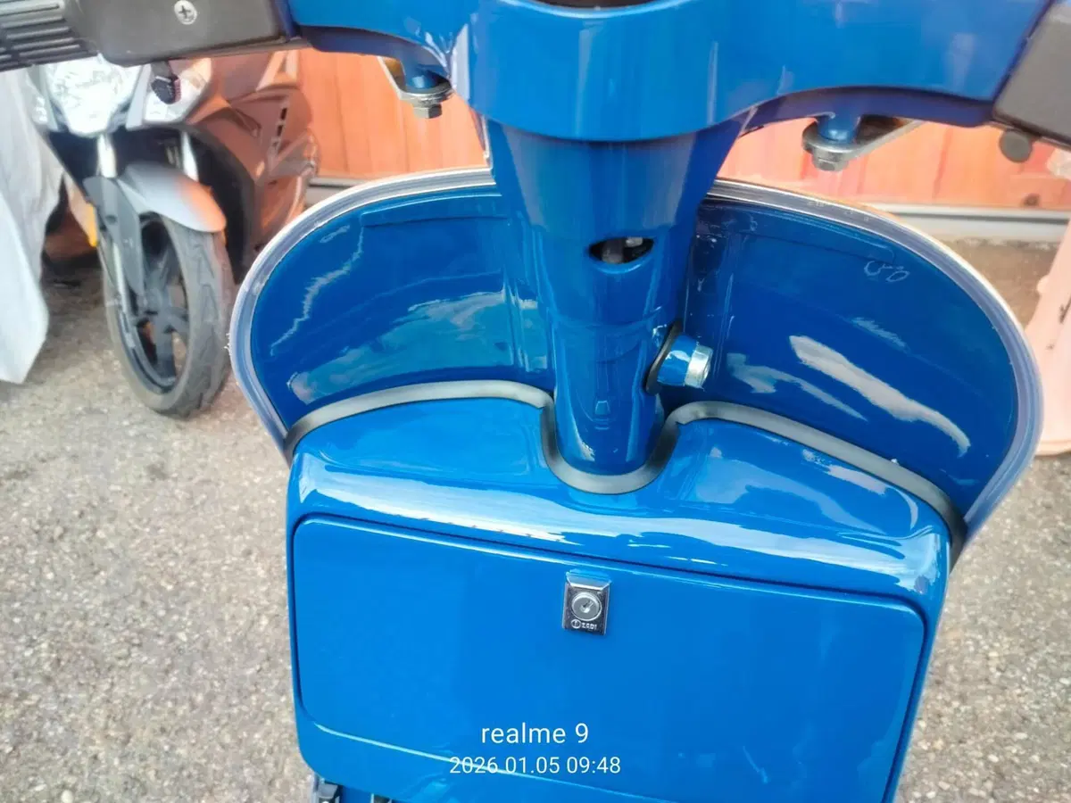 Piaggio vespa p125x  (6)