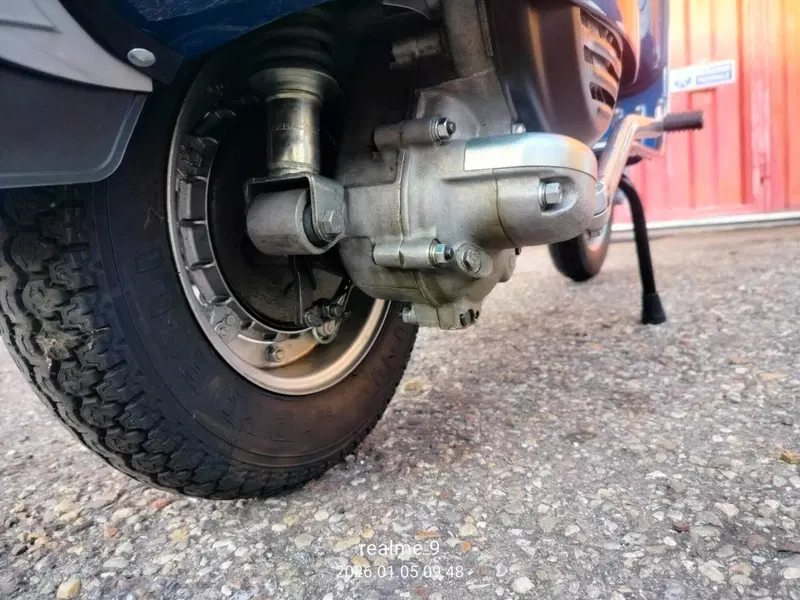 Piaggio vespa p125x  (7)