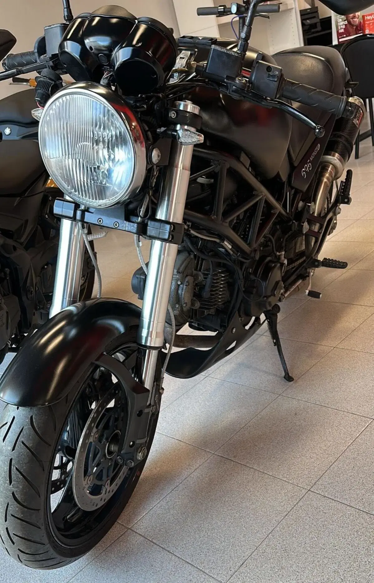 Ducati Monster 695 (2006 - 08) (4)