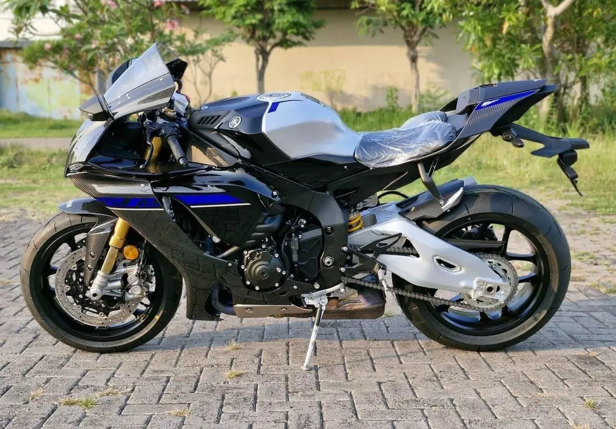 Yamaha YZF R1M (2020 - 25)