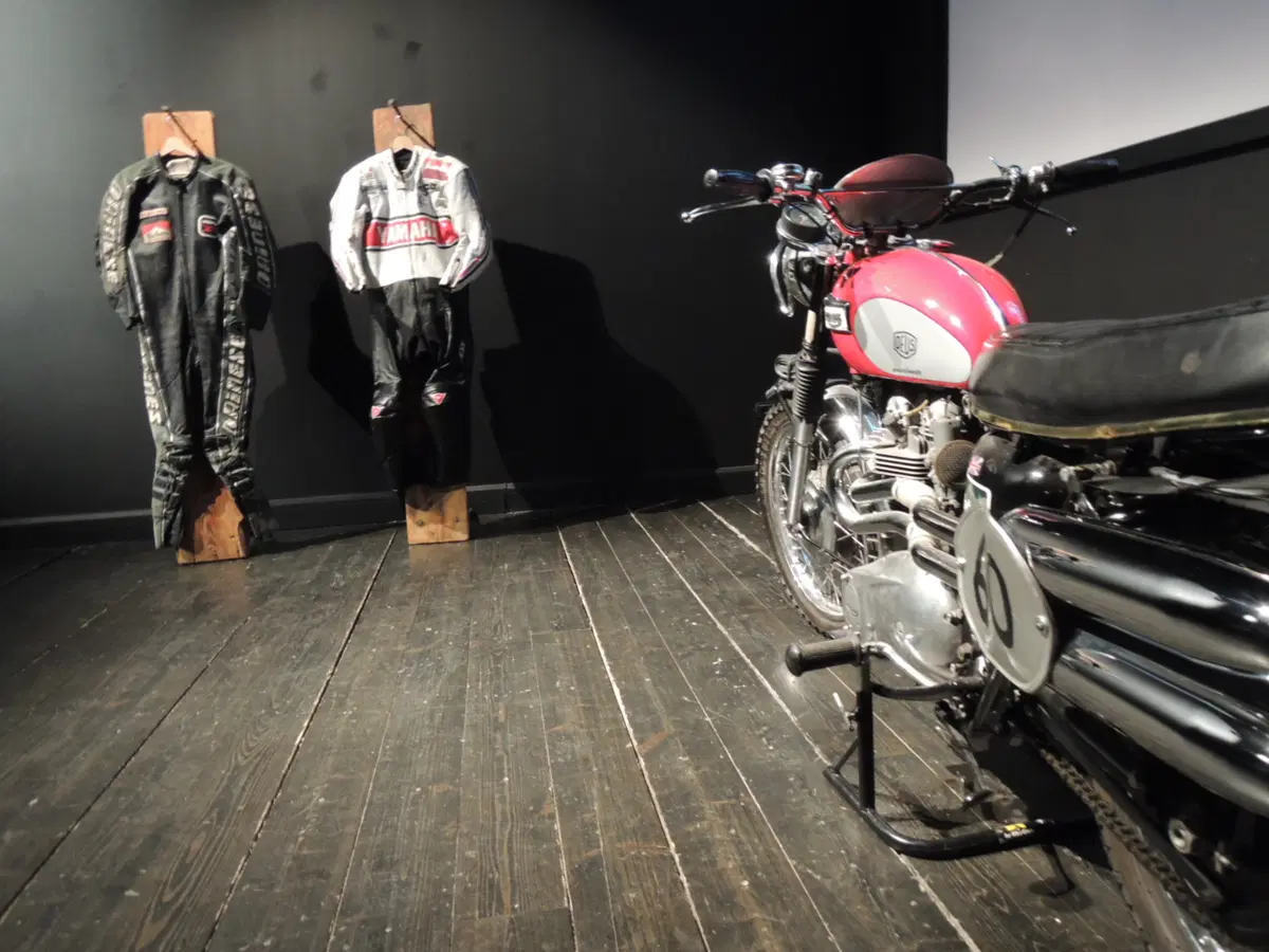 Agostini e Lucchinelli con Dainese per presentare il Webisode #5 Old Dogs (7)