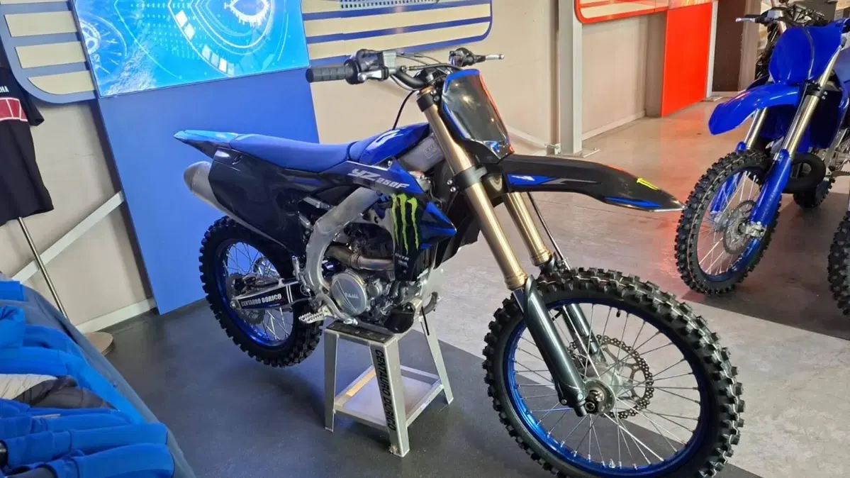 Yamaha YZ 250 F Monster Energy Yamaha Racing Edition (2025) (3)