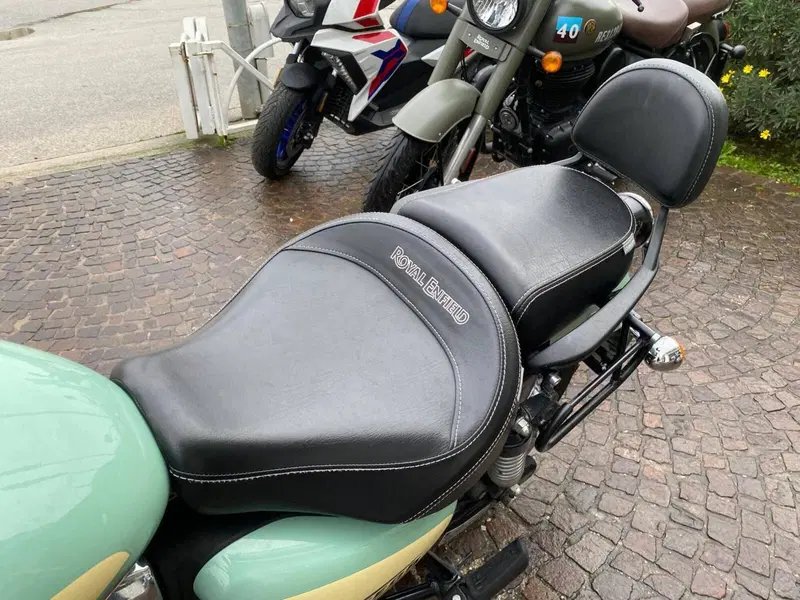 Royal Enfield Meteor 350 Aurora (2024 - 26) (11)