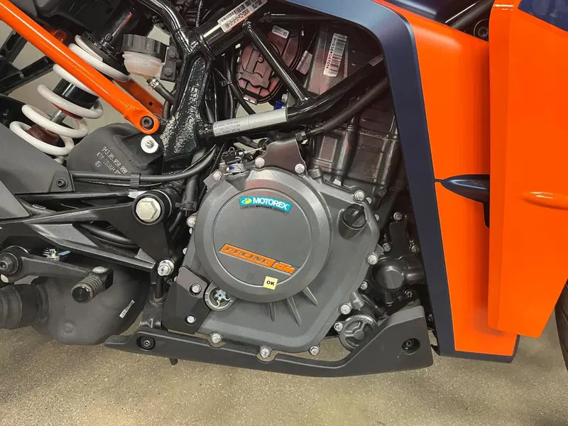 KTM RC 390 (2022 - 26) (4)