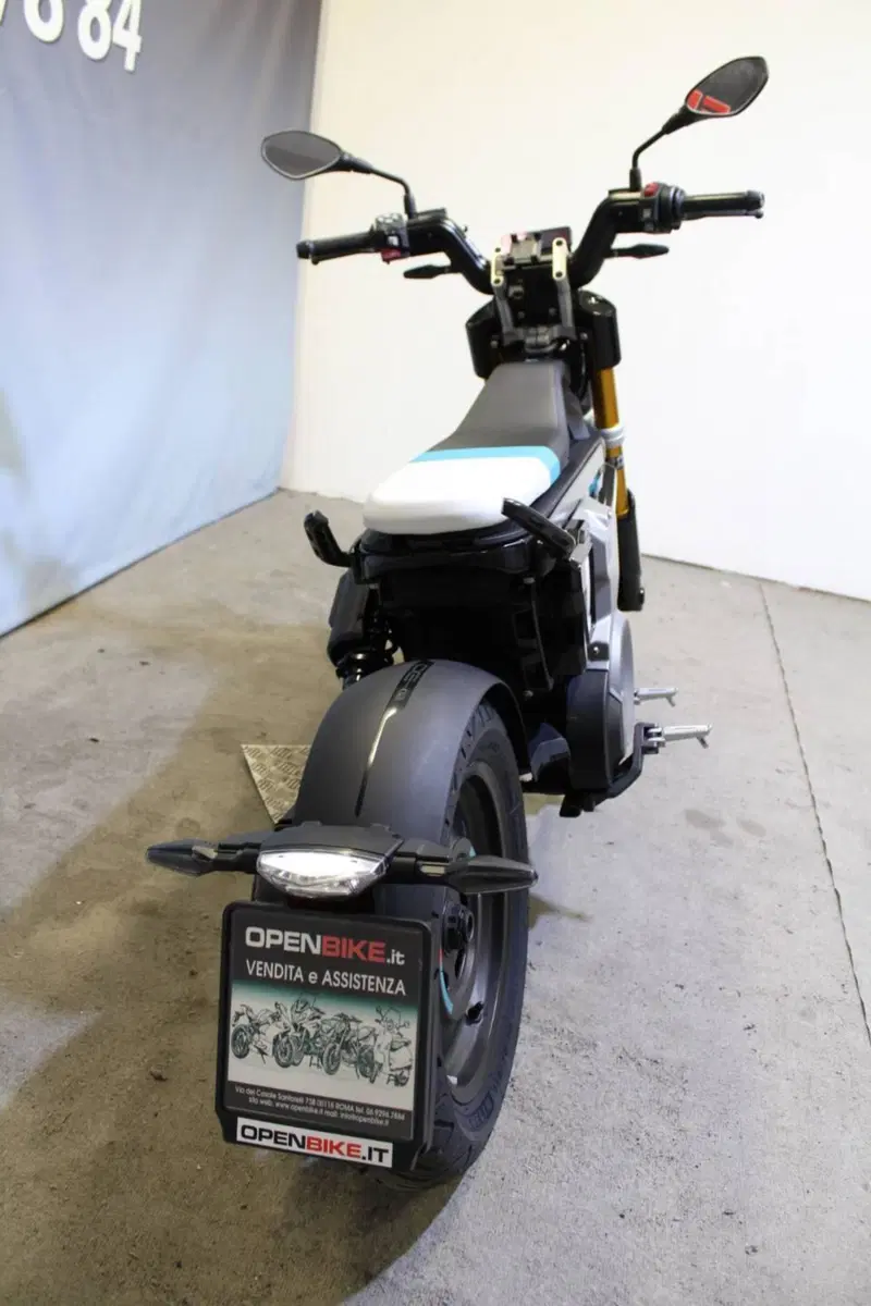 Bmw CE 02 (2024 - 26) (5)
