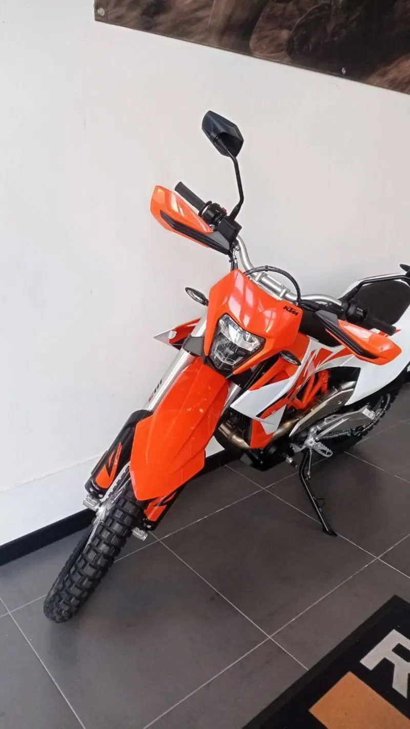 KTM 690 Enduro R (2026) (2)