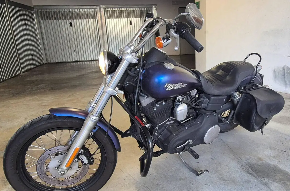 Harley-Davidson 1584 Street Bob (2008 - 15) - FXDB (10)