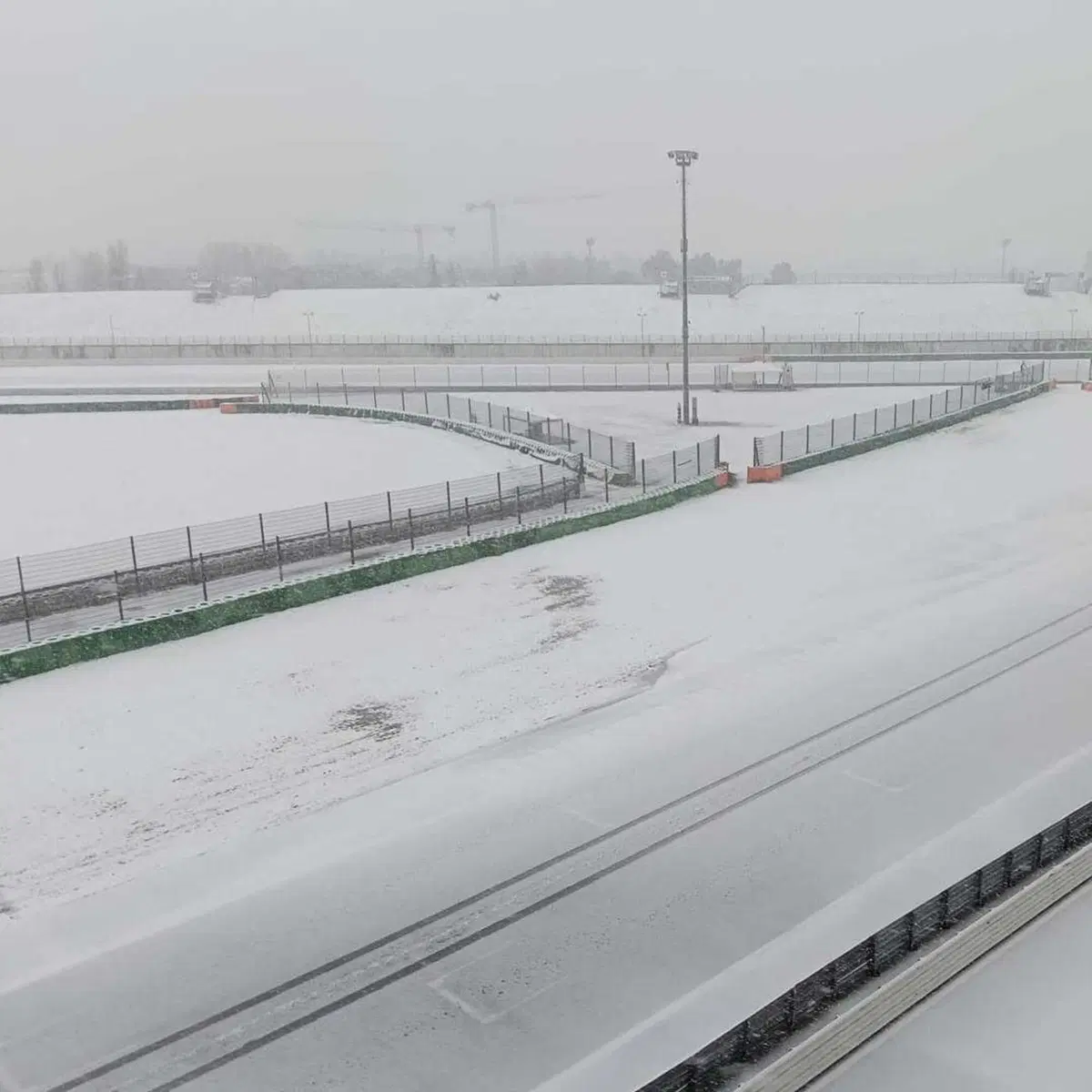 Italia sotto la neve: Imola, Misano e Mugello imbiancati, anche il Ranch di Valentino Rossi è un presepe [GALLERY] (3)