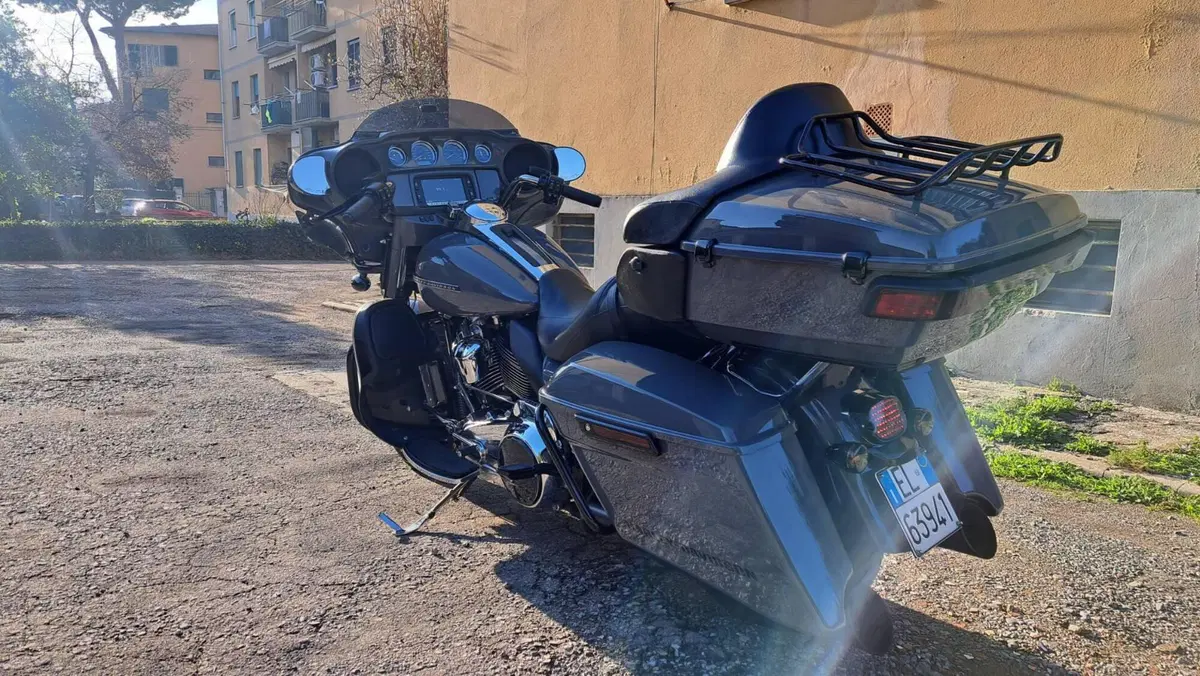 Harley-Davidson 107 Electra Glide Ultra Limited (2017 - 18) - FLHTK (2)