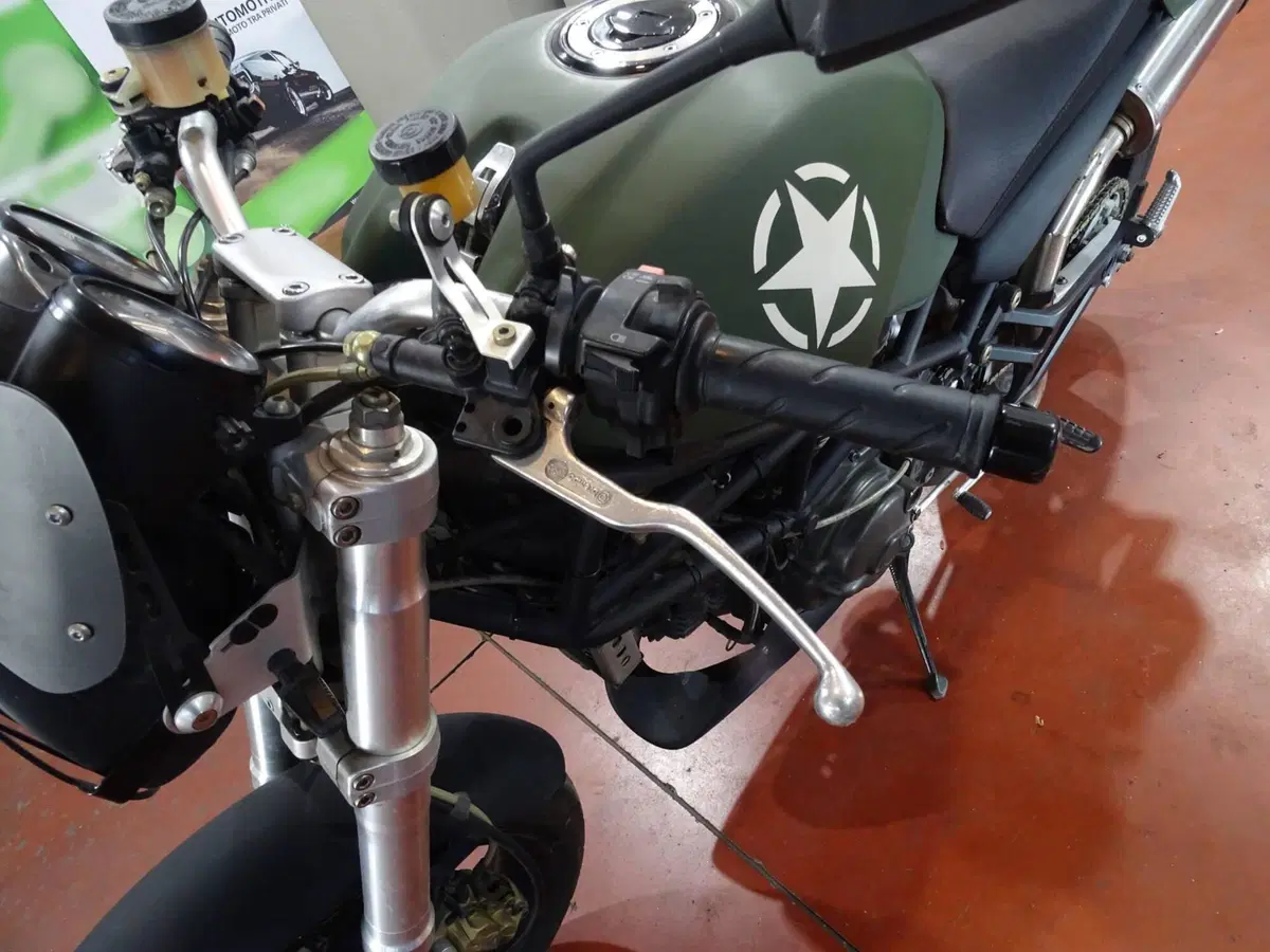Ducati Monster 900 (1997 - 98) (15)