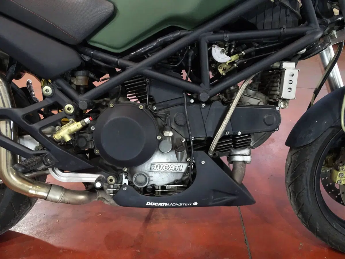 Ducati Monster 900 (1997 - 98) (19)