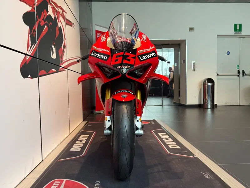 Ducati Panigale V4 Bagnaia 2022 World Champion Replica (2023) (16)