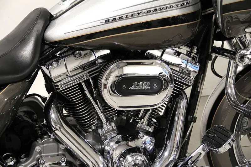 Harley-Davidson 1800 Road Glide (2008 - 12) - FLTRSE (5)