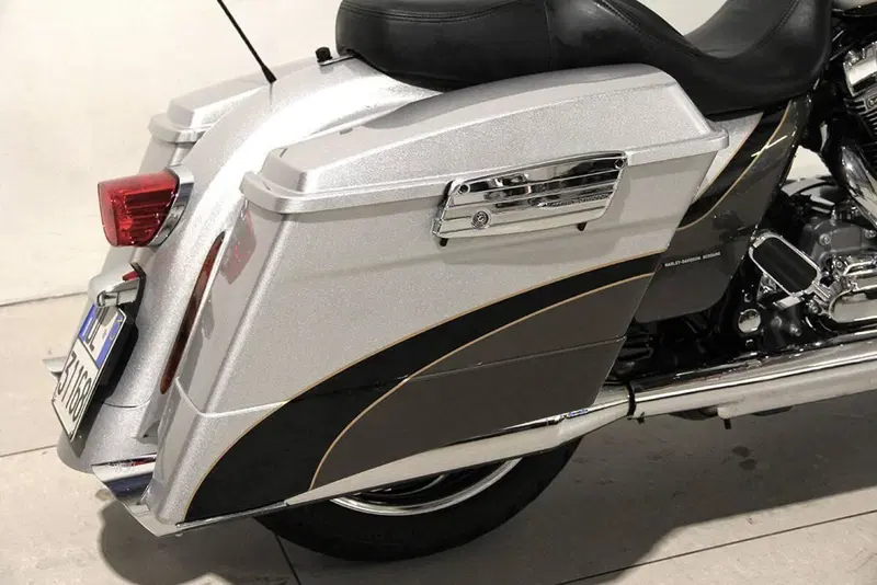 Harley-Davidson 1800 Road Glide (2008 - 12) - FLTRSE (6)