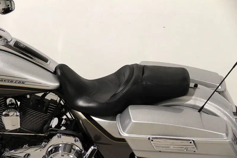 Harley-Davidson 1800 Road Glide (2008 - 12) - FLTRSE (11)