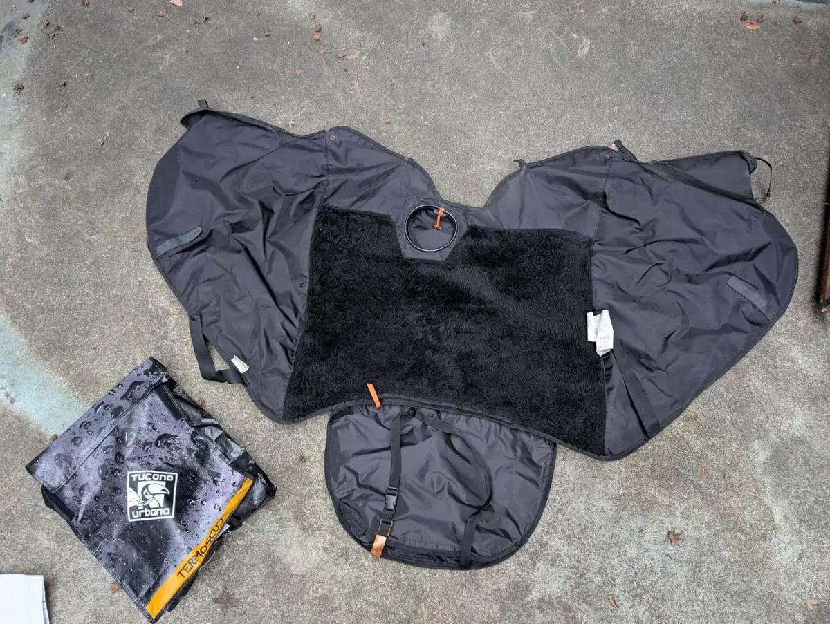 Copertina Tucano Urbano R066 per Kymco People 200S (2)