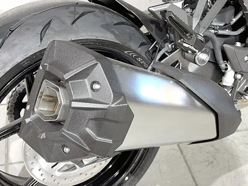 Kawasaki Z 1100 (2026) (3)