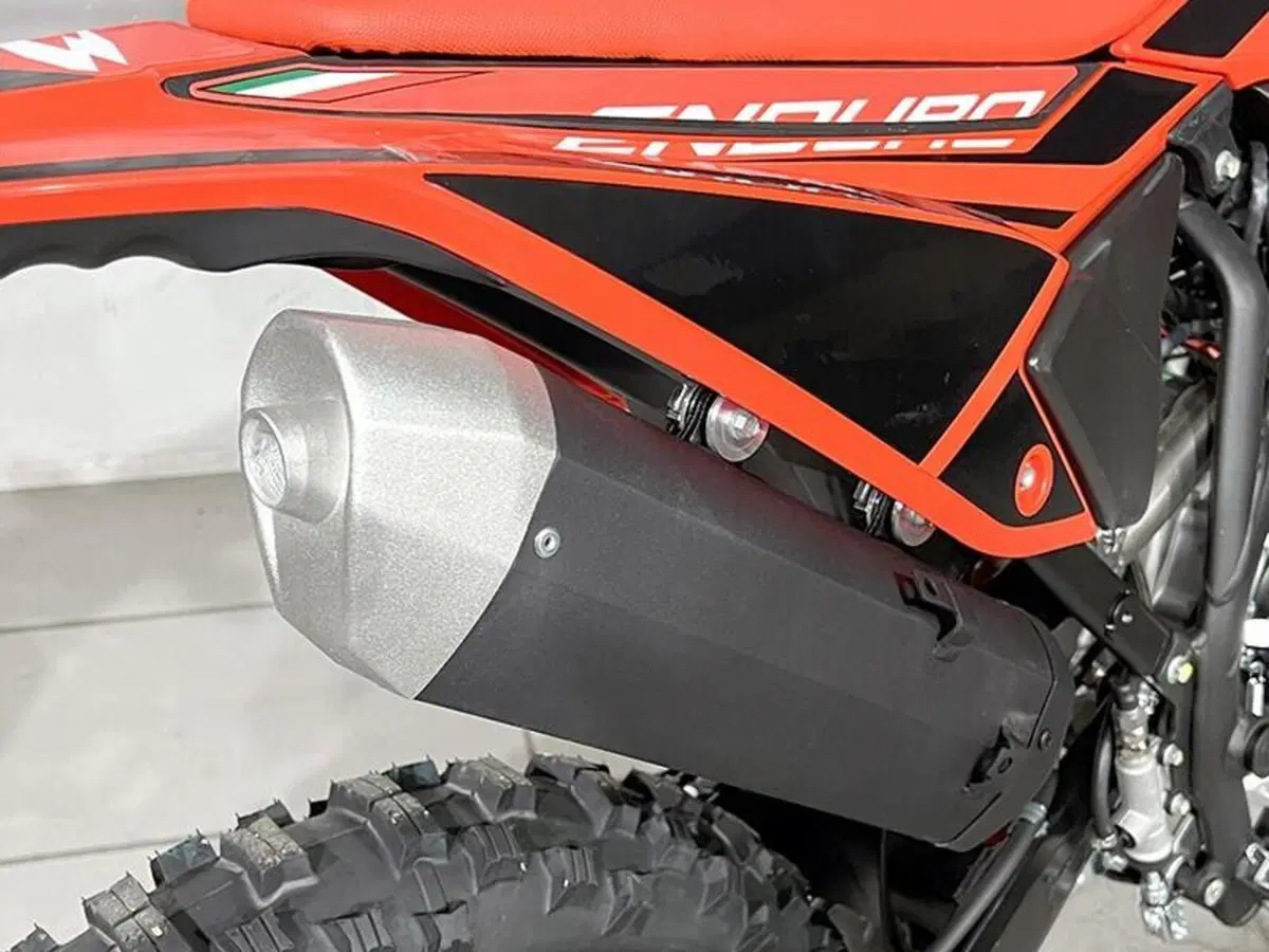 Betamotor RR 125 4T Enduro R (2024 - 26) (3)