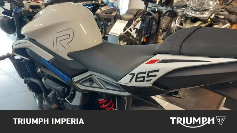 Triumph Street Triple 765 R (2023 - 26) (5)