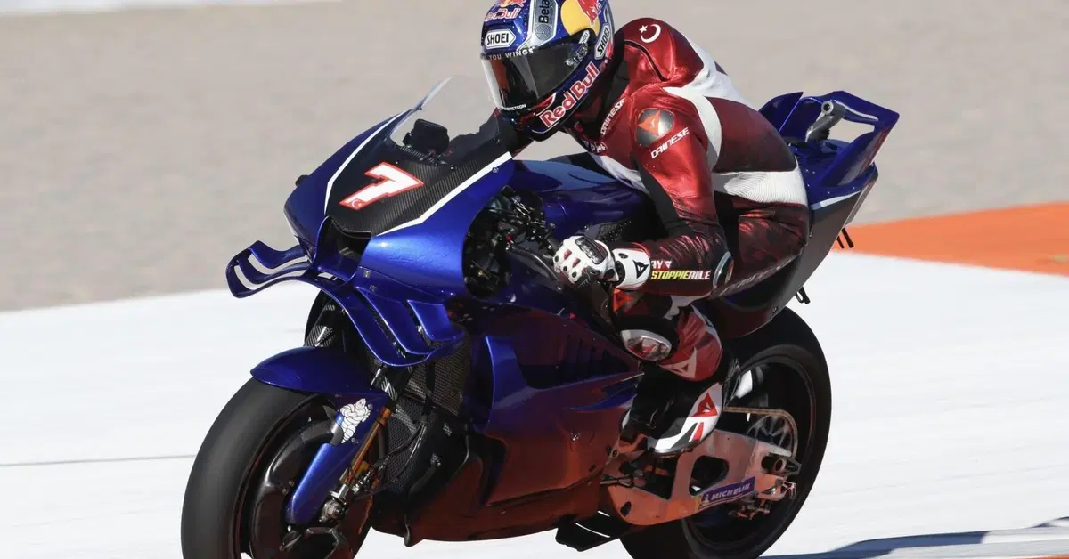 MotoGP 2026. Sylvain Guintoli sul debutto del turco: "Toprak sa fare magie in sella. Pirelli? Si adattano bene al suo stile di guida"