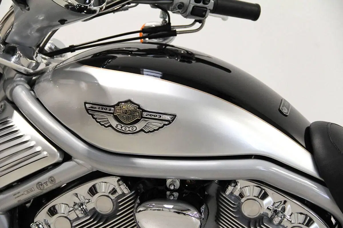 Harley-Davidson 1130 V-Rod (2002 - 05) - VRSCA (17)