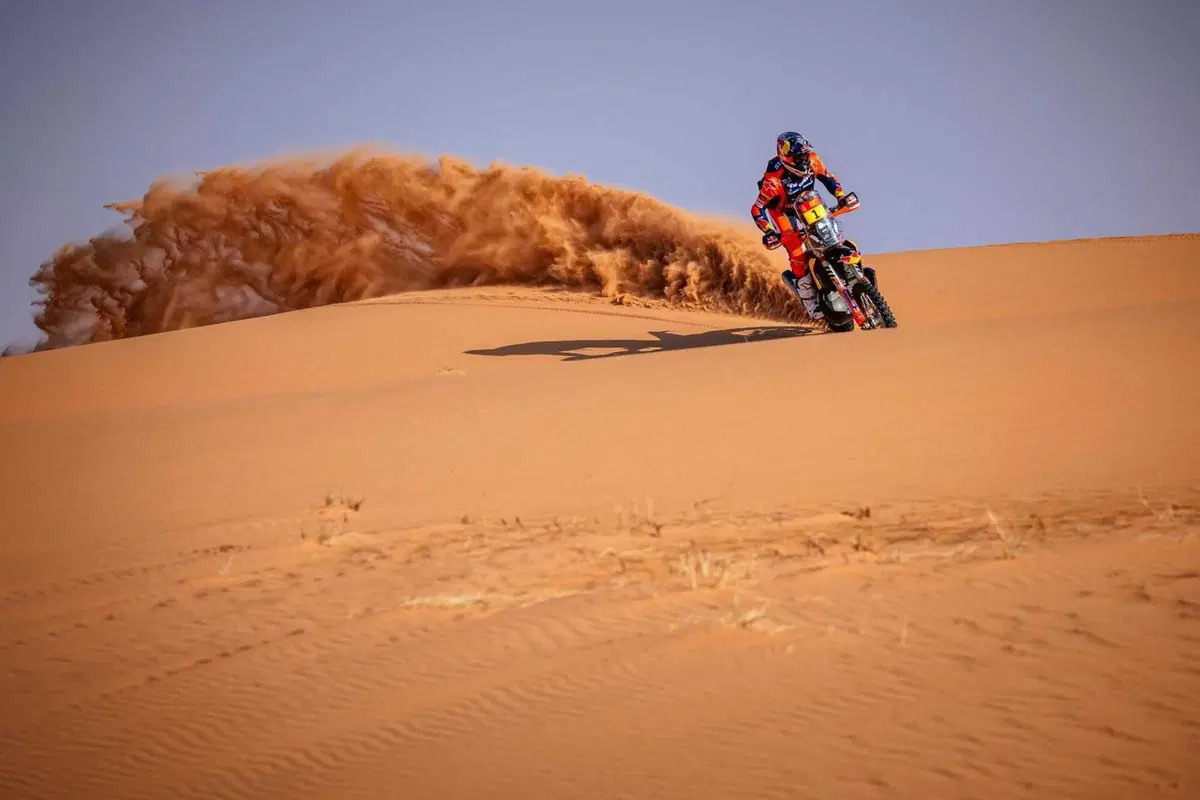 Dakar 2026. T6. Sanders autovelox, dal capolavoro al verbale! Vince Brabec, Honda. Al Attiyah, Toyota, entra nel suo parco giochi (10)