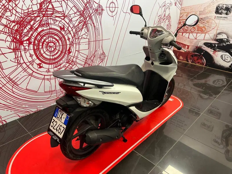 Honda Vision 110 (2011 - 16) (7)