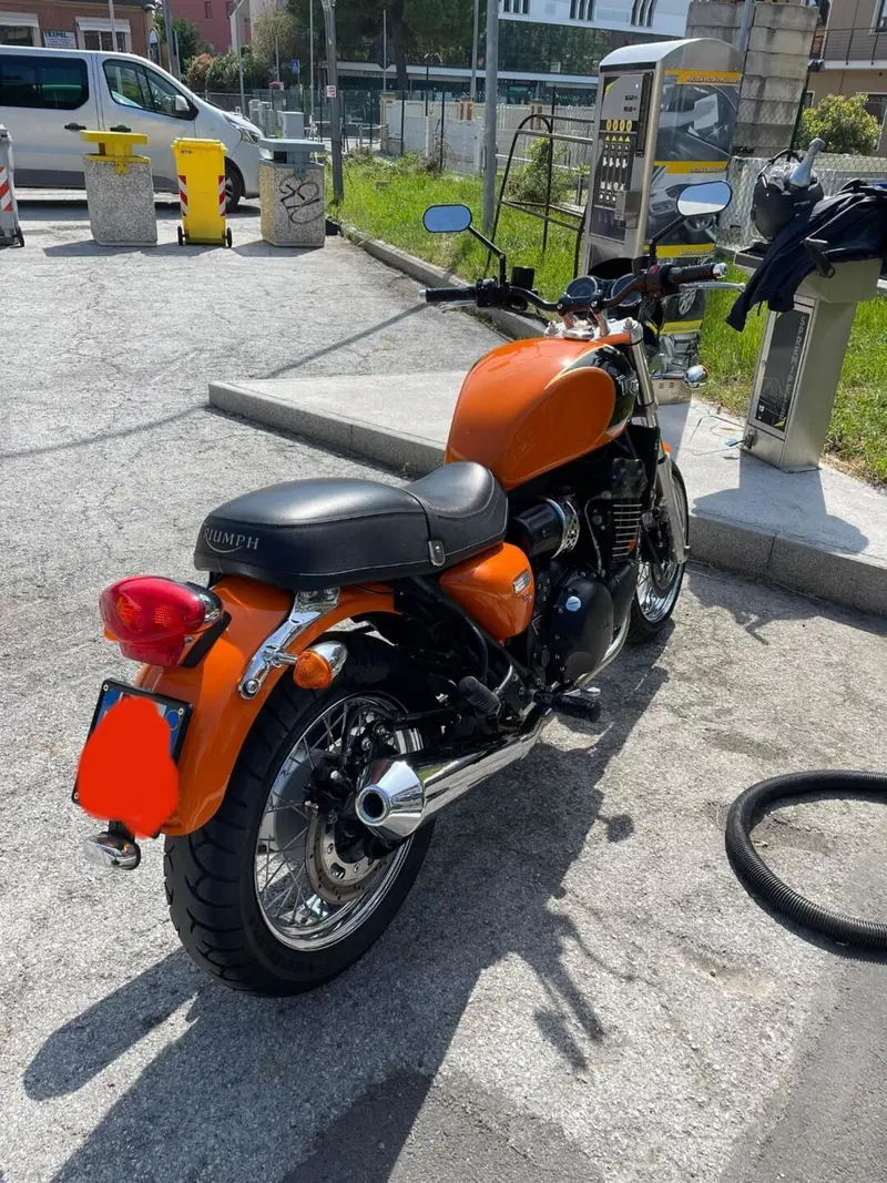 Triumph Thunderbird Sport 900 (10)
