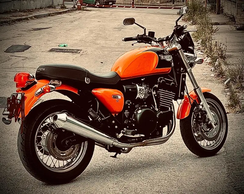 Triumph Thunderbird Sport 900 (12)