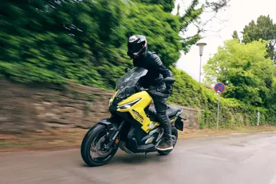 Moto e scooter 2026: tutte le novit&agrave; su bollo, assicurazioni, pedaggi e benzina [VIDEO]