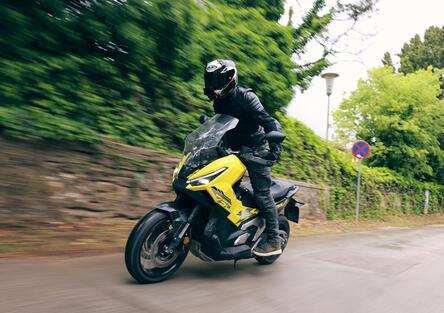 Dalla benzina al bollo, fino alle autostrade e le assicurazioni: quanto spenderemo in più nel 2026? [VIDEO]